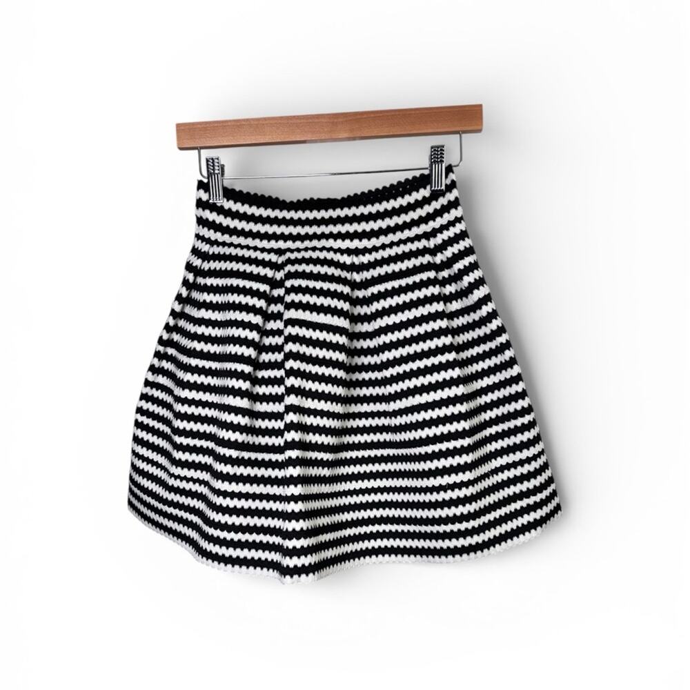 Express Black & White Striped Pull On Full Mini Skirt Size XS